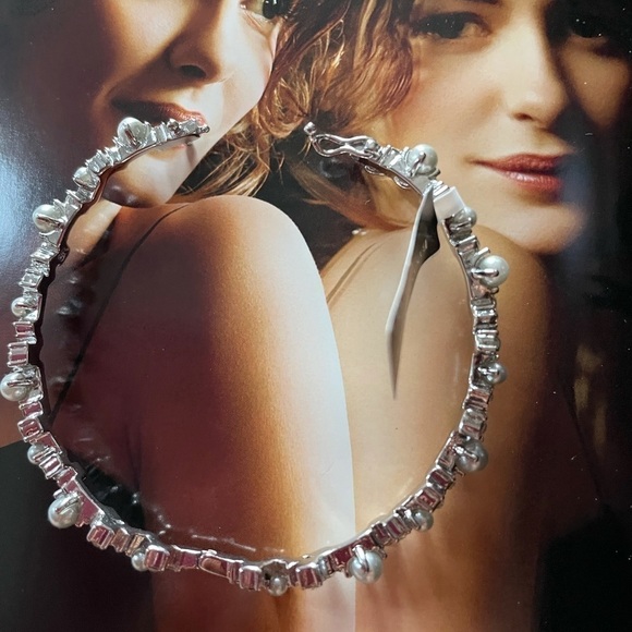 Banana Republic Jewelry - Banana Republic bangle